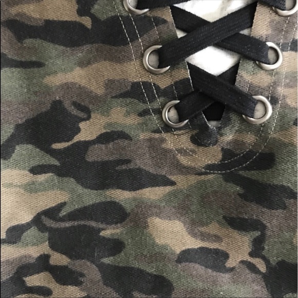 OLIVE CAMO LACE UP HOODIE - Picture 10 of 13